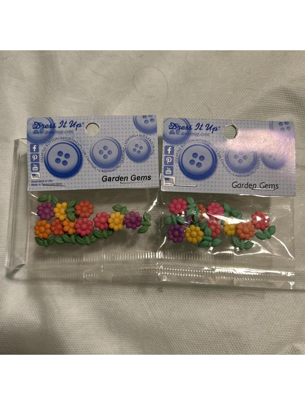Dress It Up Novelty Shank Buttons Garden Gems Colourful Flowers Craft Lot of Two